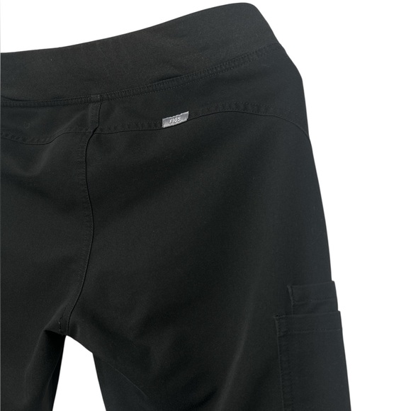 Figs Kade Cargo Scrub Pants in Black - Picture 5 of 8